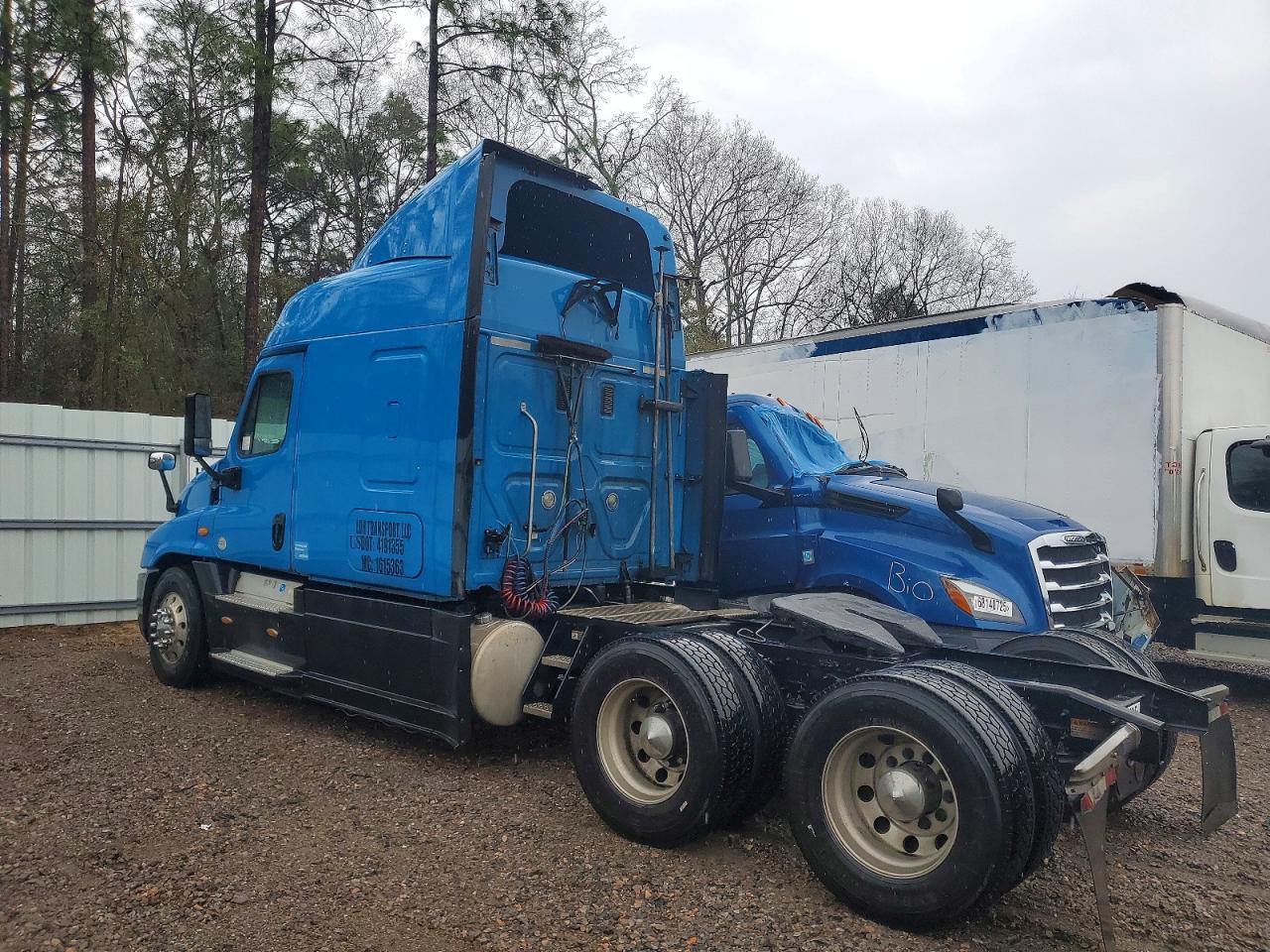 2014 Freigliner 2014 Freightliner Cascadia Semi Truck