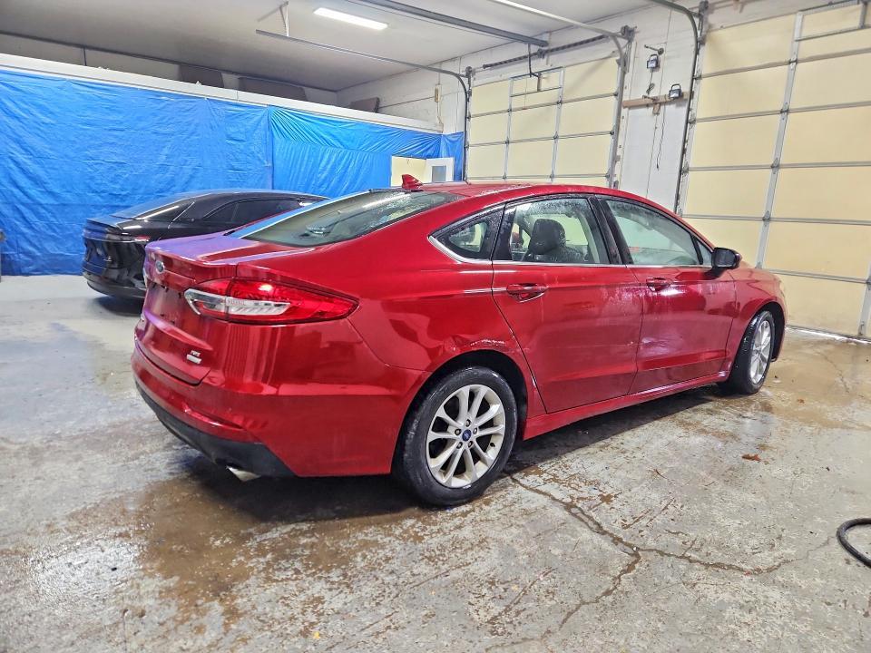 2020 Ford Fusion se