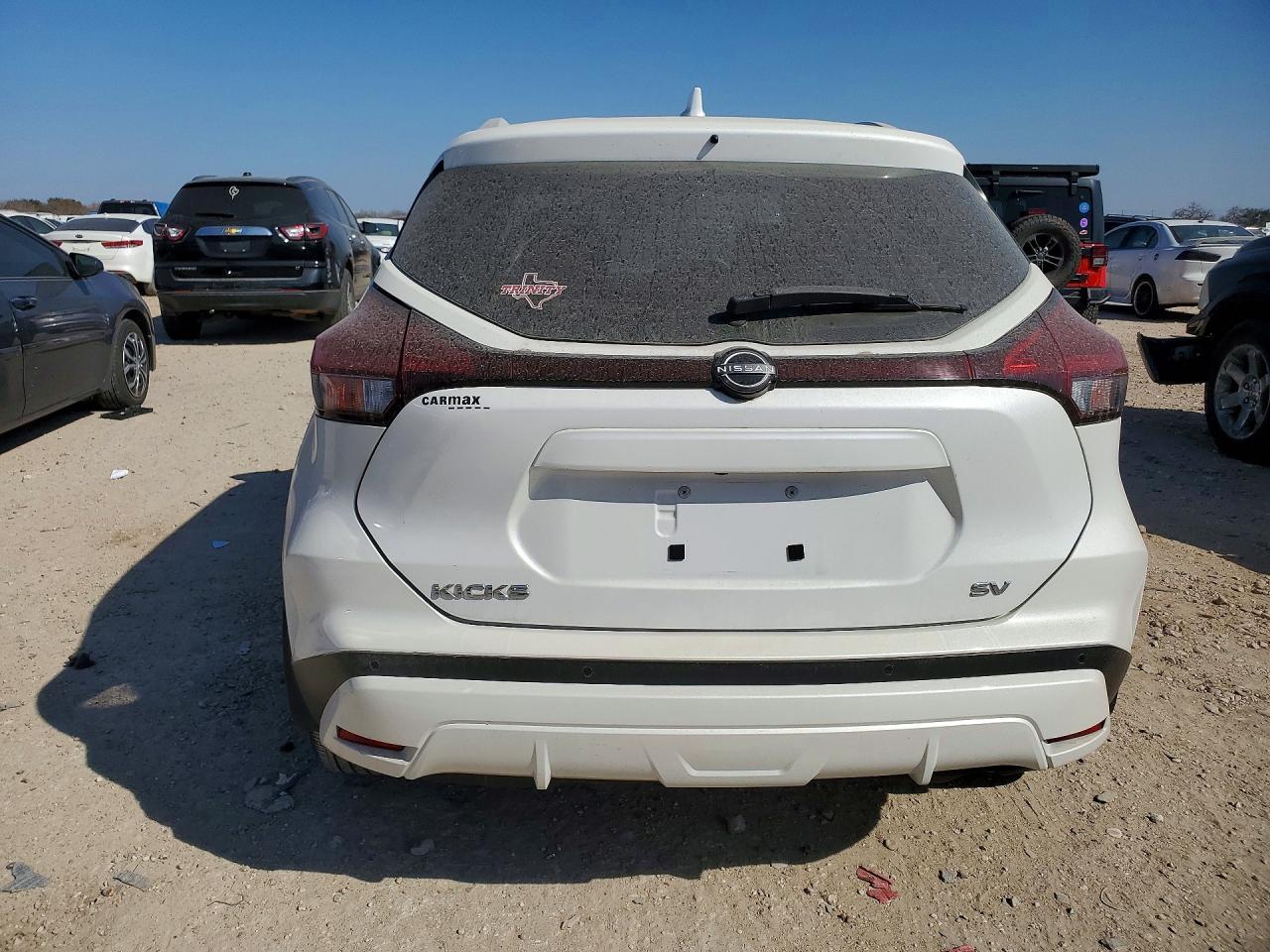 2022 Nissan Kicks sv