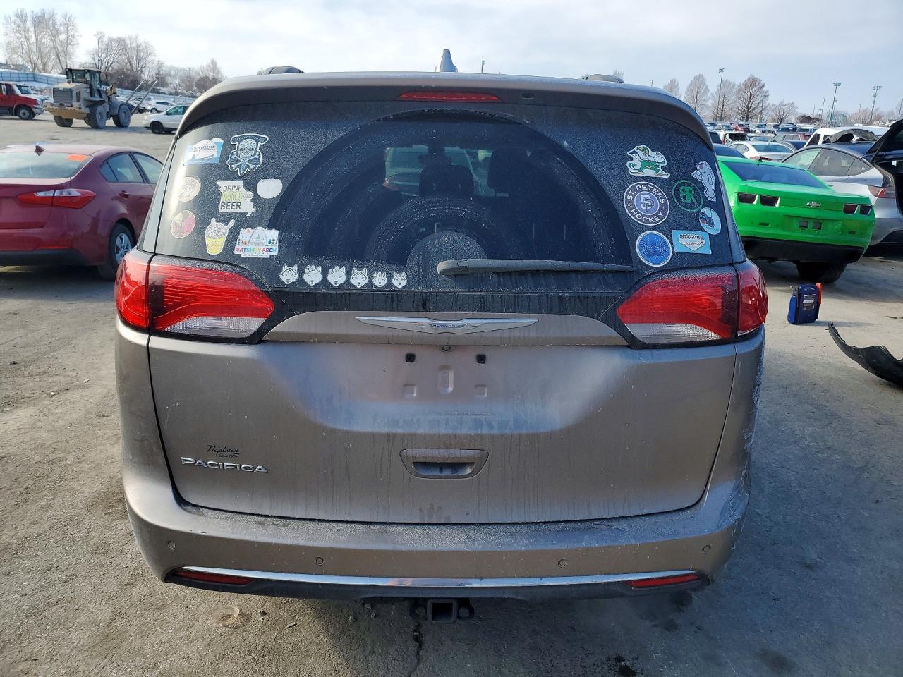 2017 Chrysler Pacifica Touring l