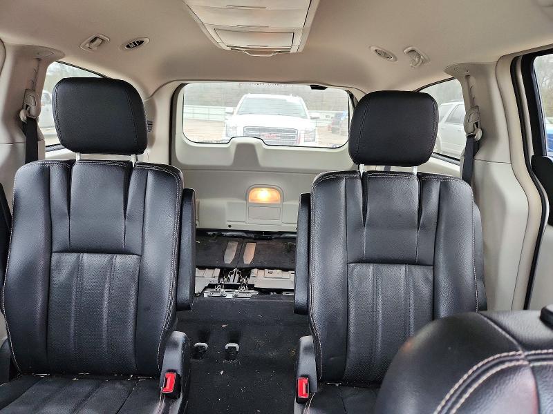 2012 Chrysler Town & Country Touring