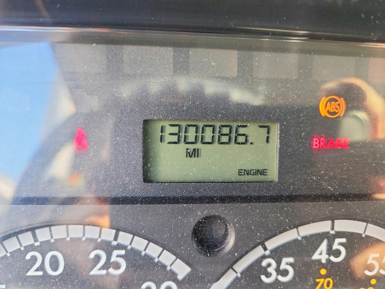 2015 Freightliner Business Class M2 BOX Truck