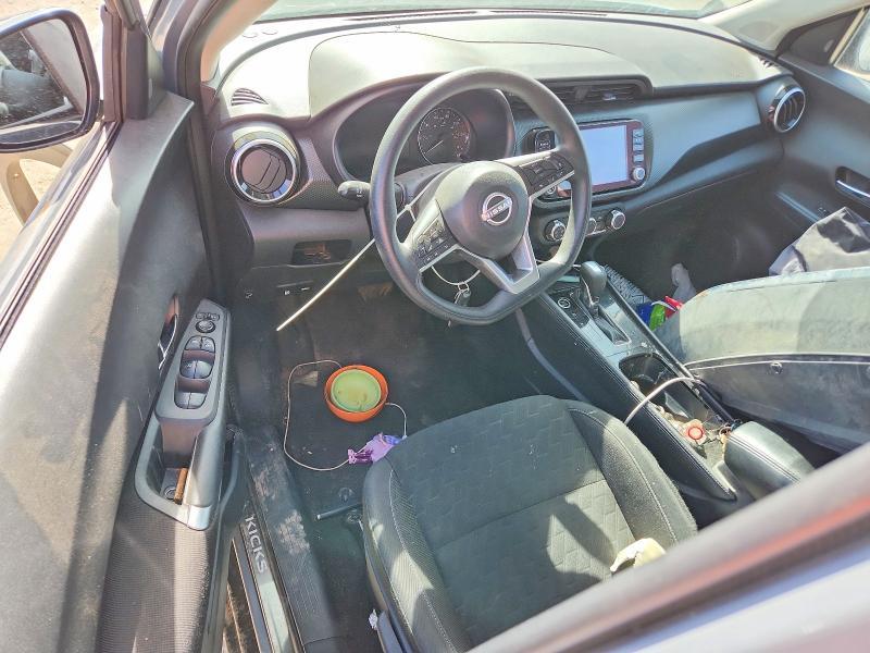 2023 Nissan Kicks sv