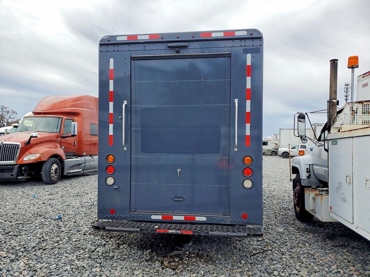 2020 Freightliner MT45G Chassis Delivery Truck