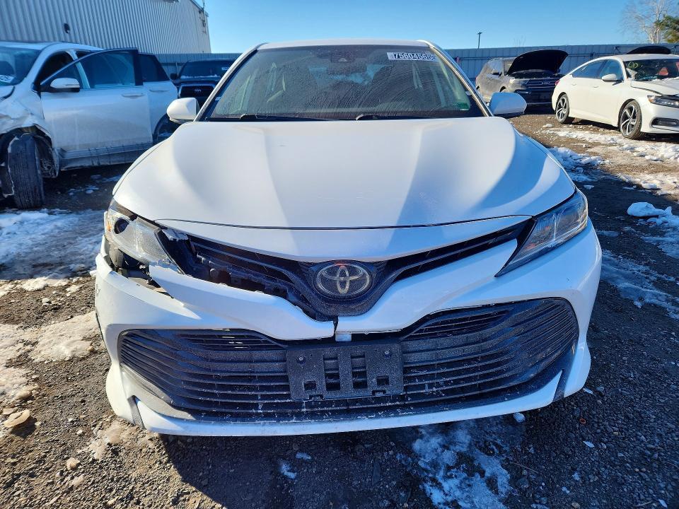 2020 Toyota Camry le