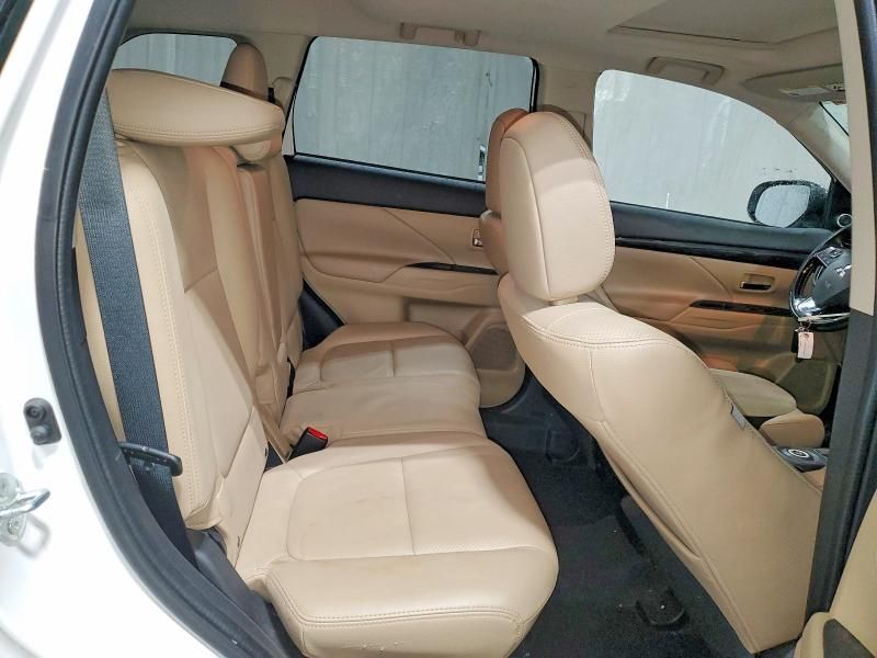 2016 Mitsubishi Outlander se