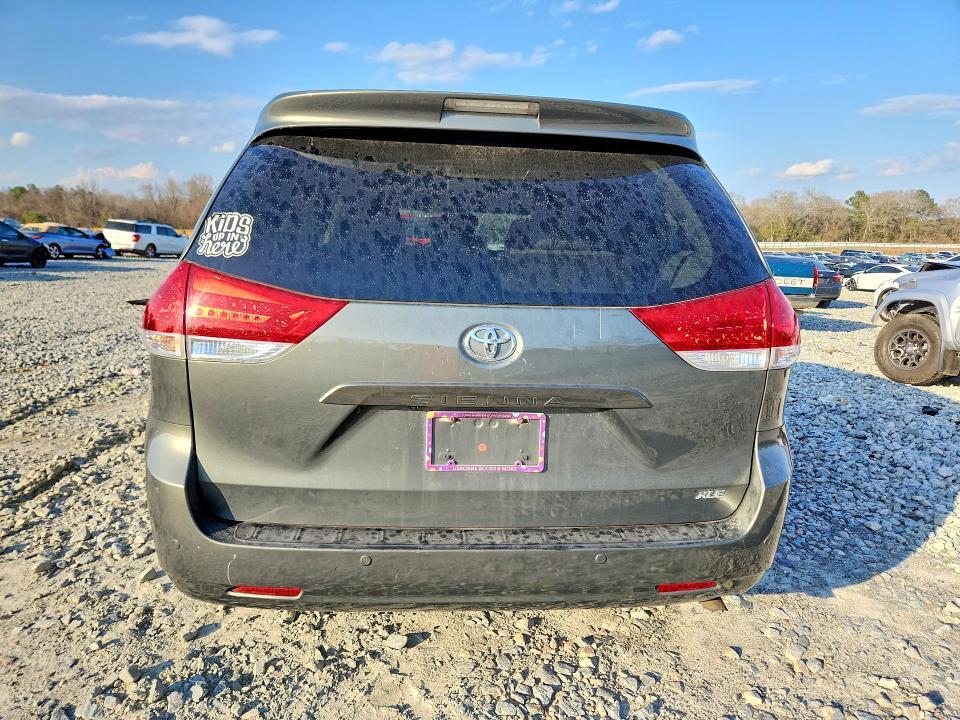 2014 Toyota Sienna xle