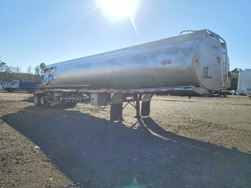 2014 Heil Petro-Tank Trailer