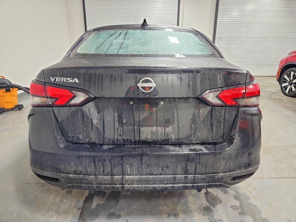 2025 Nissan Versa sv