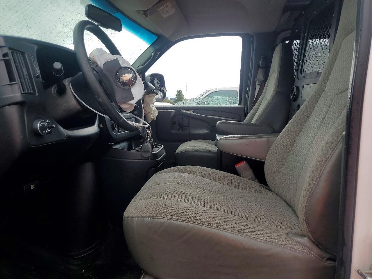 2009 Chevrolet Express 2500 Utility / Service Van