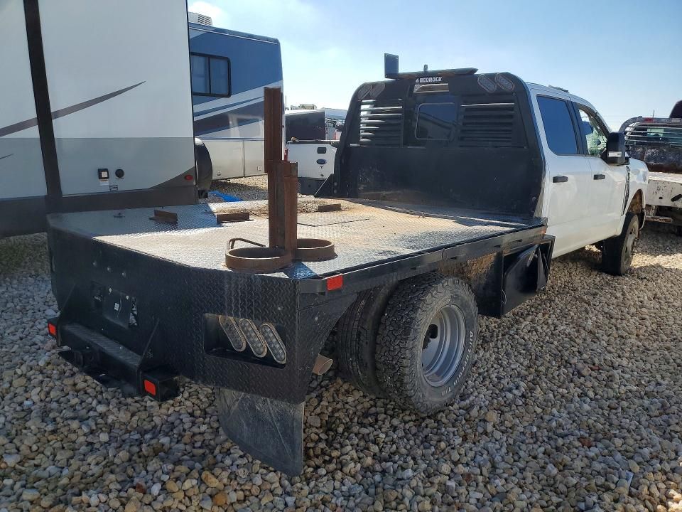 2024 Ford F350 Super Duty Flatbed Truck