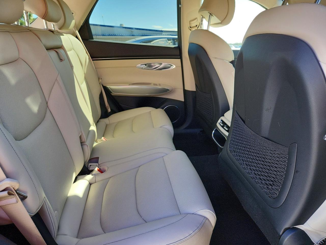 2025 Genesis Gv70 2.5t Standard