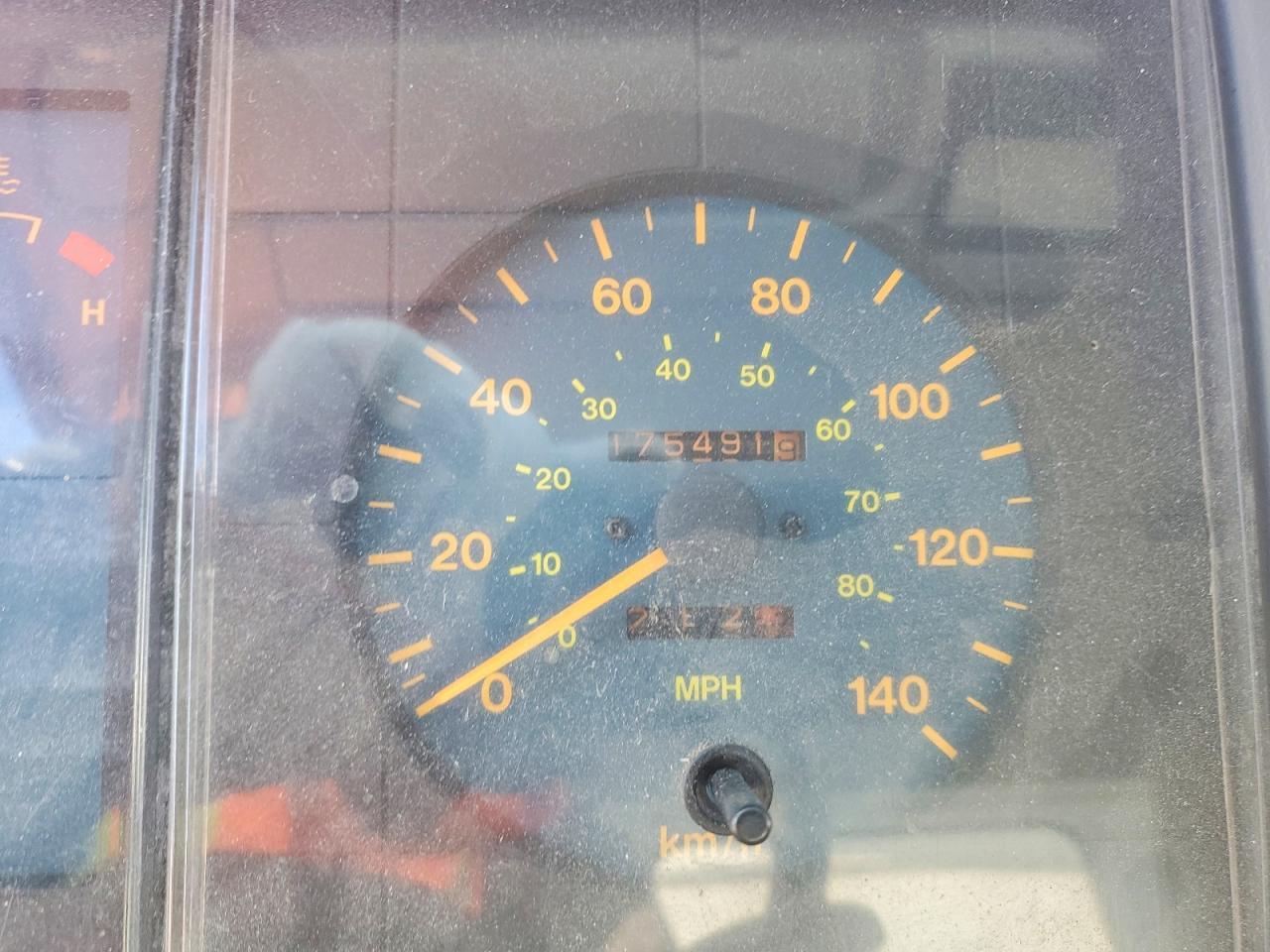 2004 Hino FB FB1817-BOX Truck
