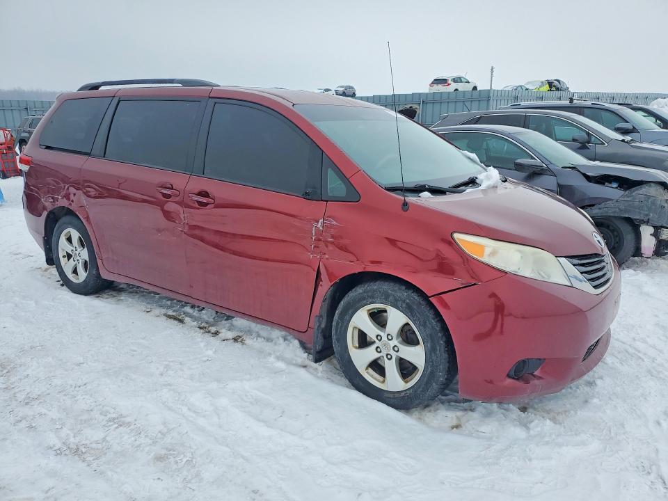 2012 Toyota Sienna le