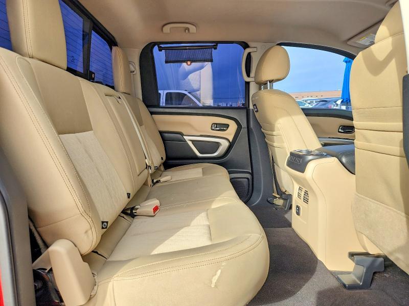 2017 Nissan Titan SV