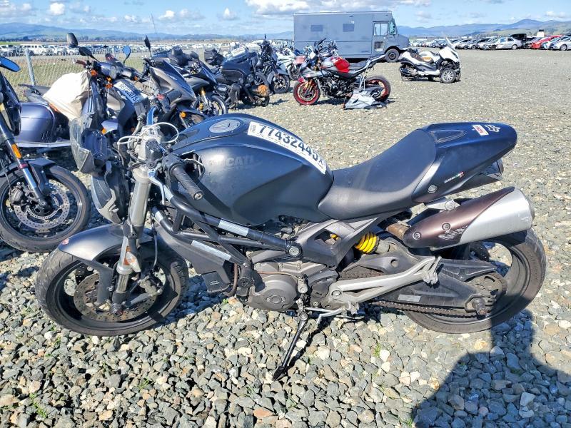 2011 Ducati Monster 696