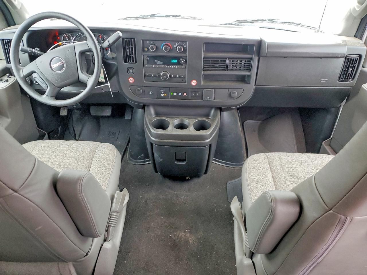 2025 GMC Savana G3500 LT