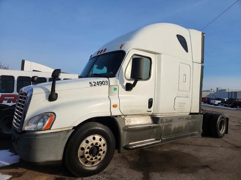 2016 Freightliner Cascadia 125 Semi Truck