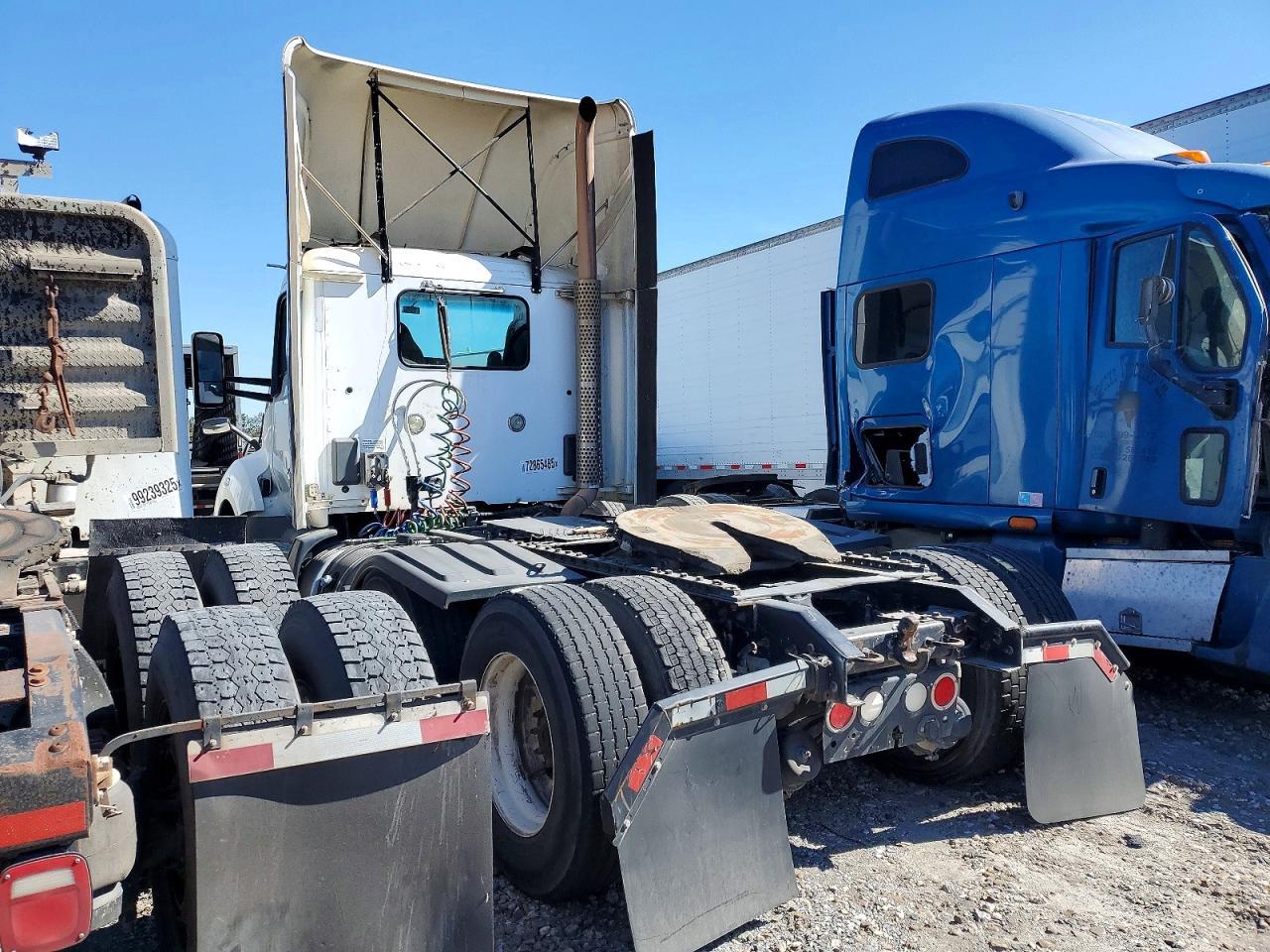 2016 Kenworth T680 Semi Truck