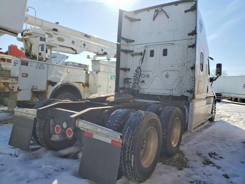 2016 Freightliner Cascadia 125