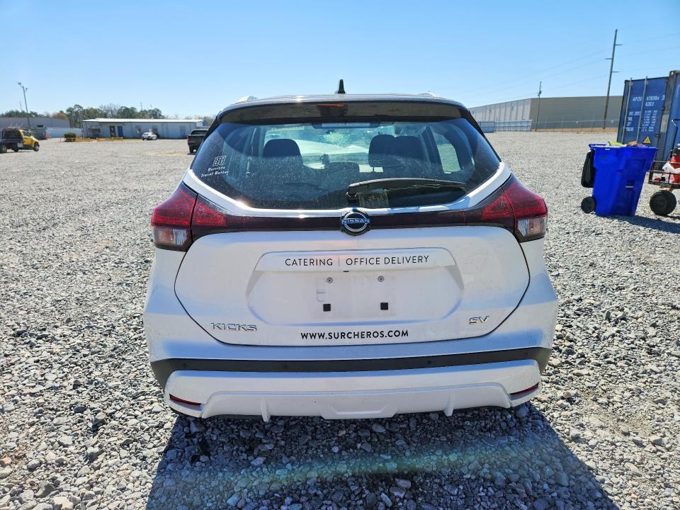 2023 Nissan Kicks sv