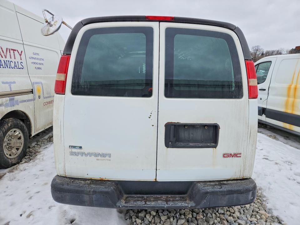 2010 GMC Savana 3500 Utility / Service van