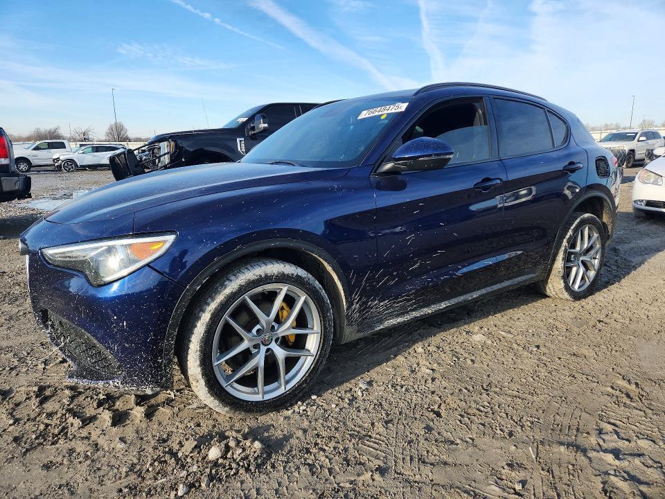 2018 Alfa Romeo Stelvio ti Sport