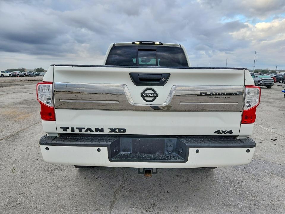 2016 Nissan Titan XD SL