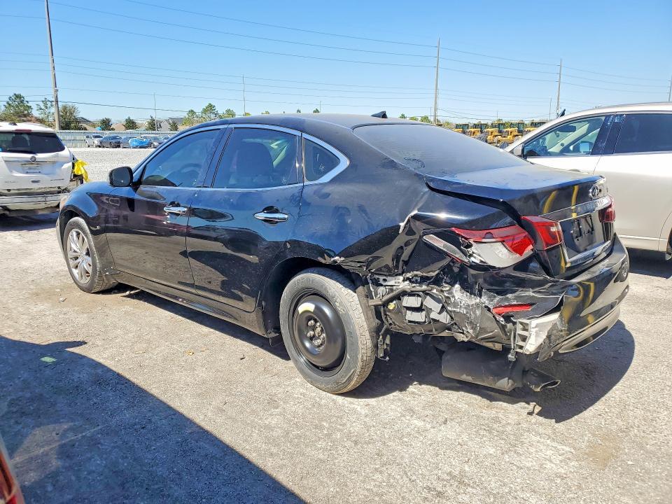 2015 Infiniti Q70 3.7