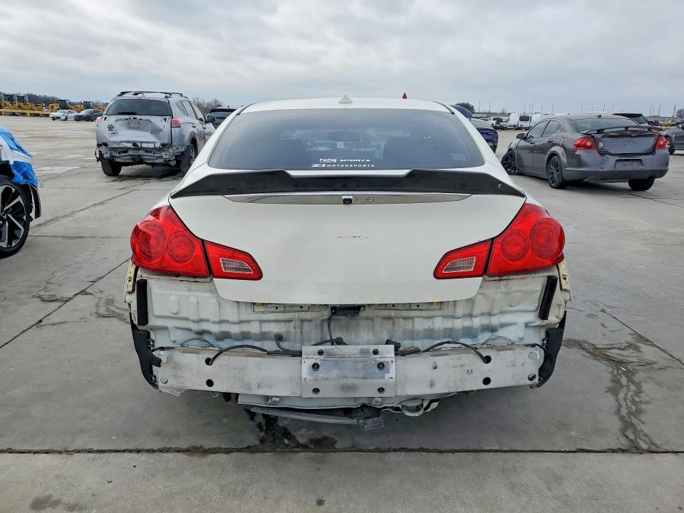 2013 Infiniti G37
