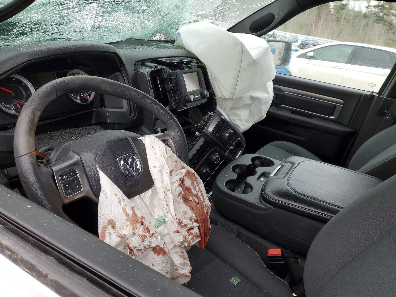 2024 Dodge Ram 1500 Classic slt