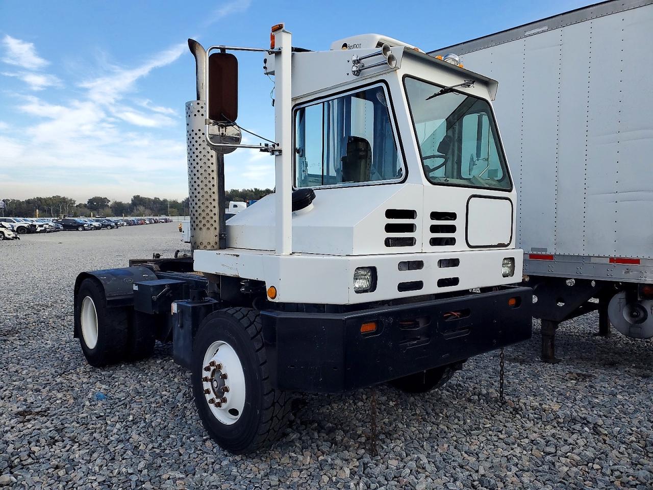 2011 Capacity TJ5000 Yard Truck