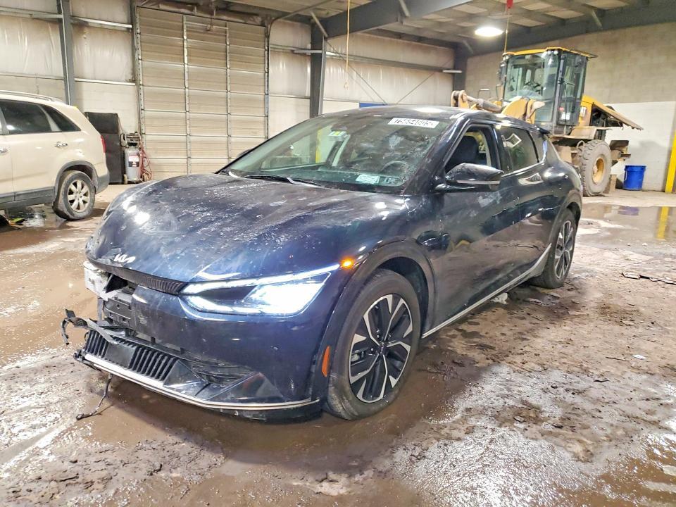 2023 KIA EV6 Light