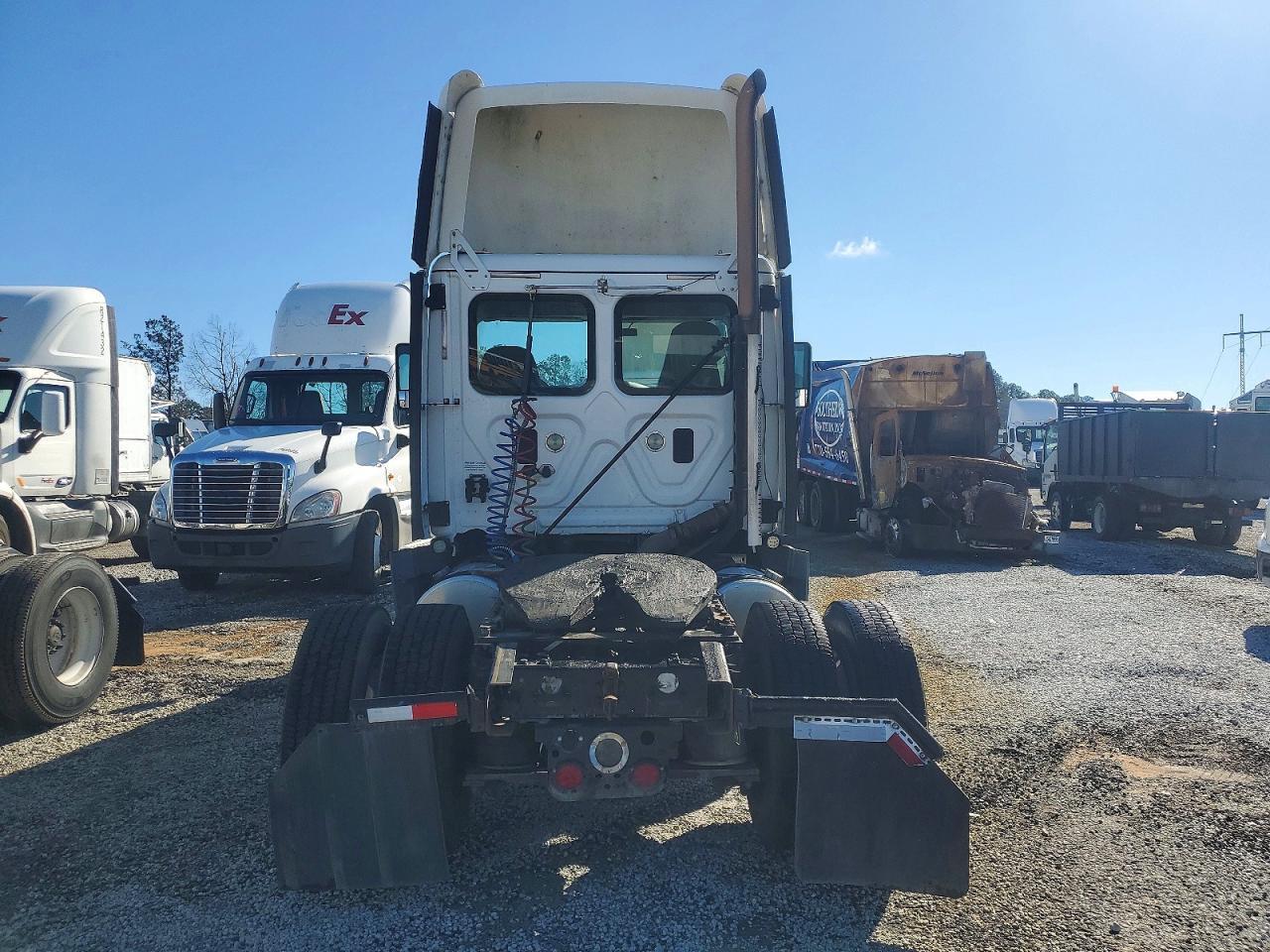 2016 Freightliner Cascadia 125 Semi Truck