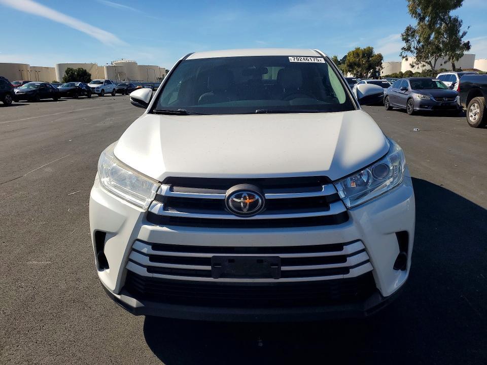 2019 Toyota Highlander le