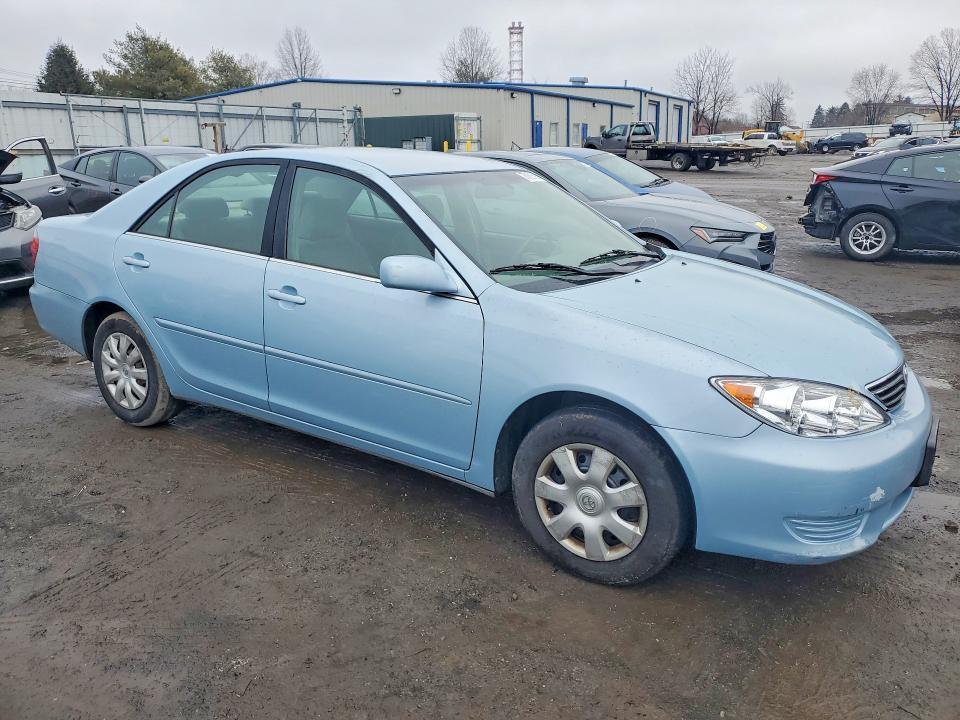 2005 Toyota Camry le