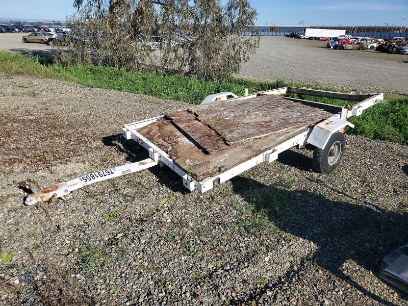 2000 Trailers Folding