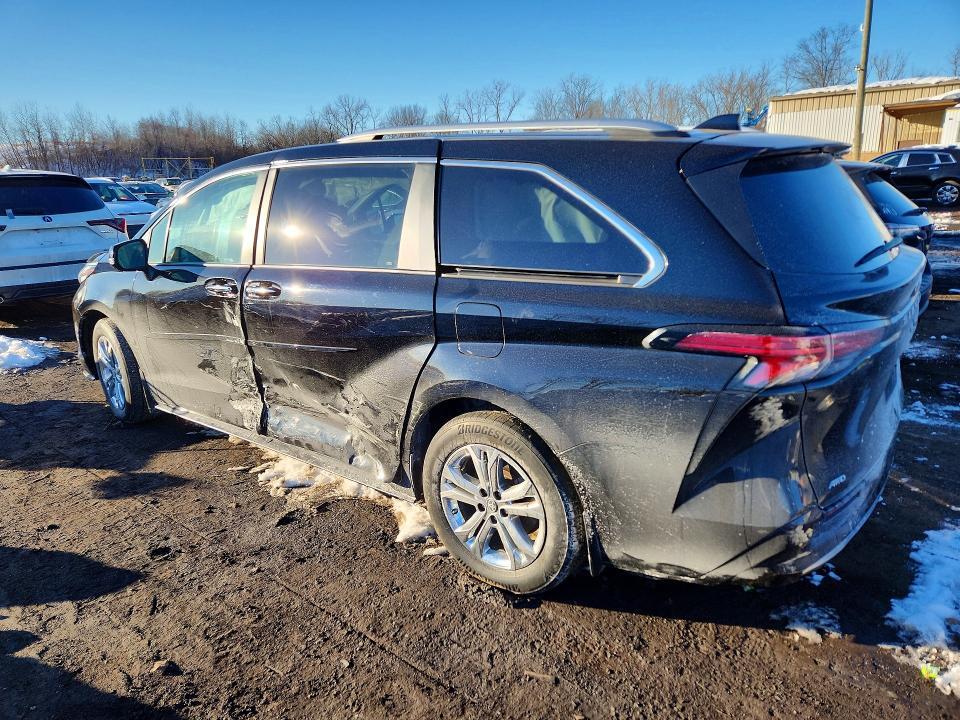 2023 Toyota Sienna Platinum 7-passenger