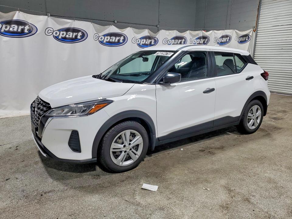 2023 Nissan Kicks s