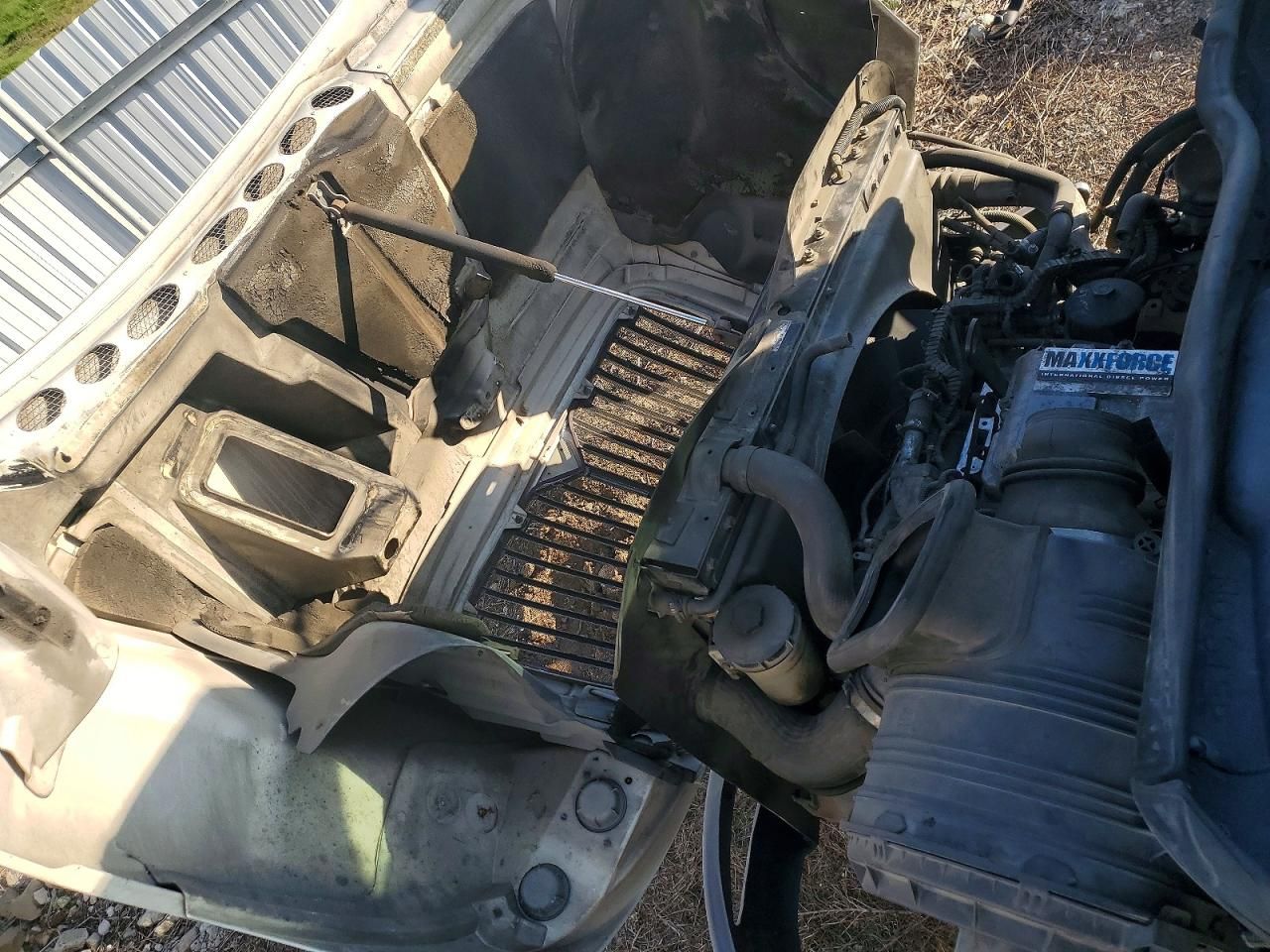 2013 International 8600 Semi Truck