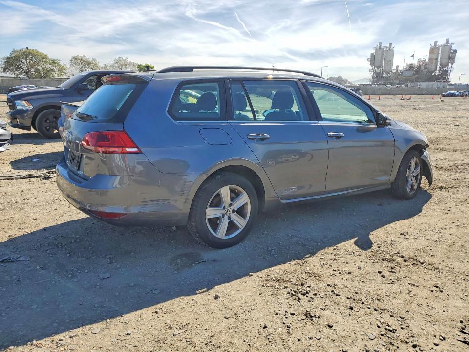 2015 Volkswagen Golf Sportwagen tdi s