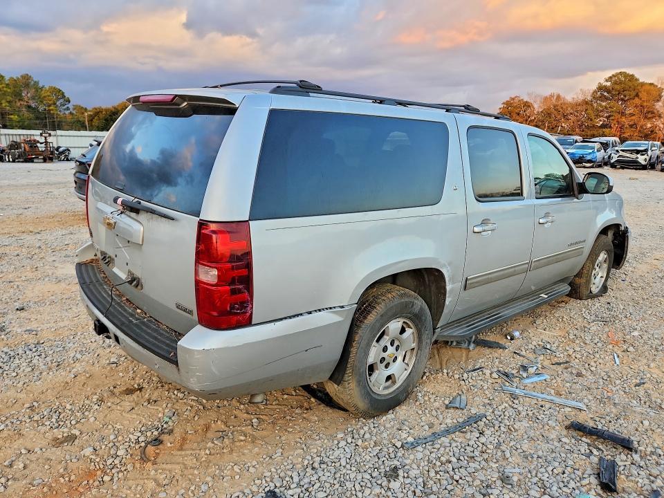 2011 Chevrolet Suburban C1500 lt