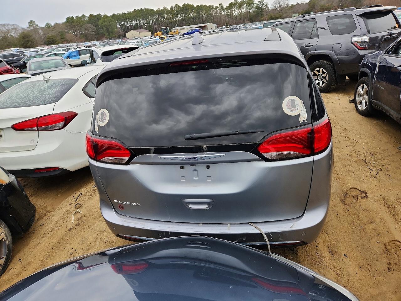 2020 Chrysler Pacifica Touring