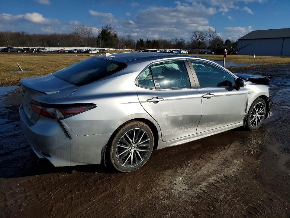 2024 Toyota Camry Hybrid se