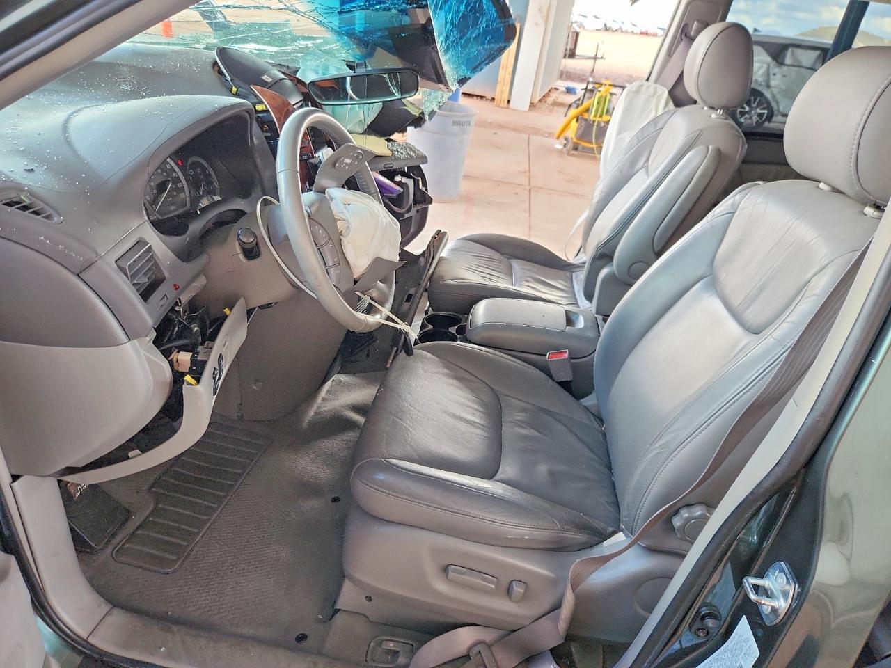 2004 Toyota Sienna xle