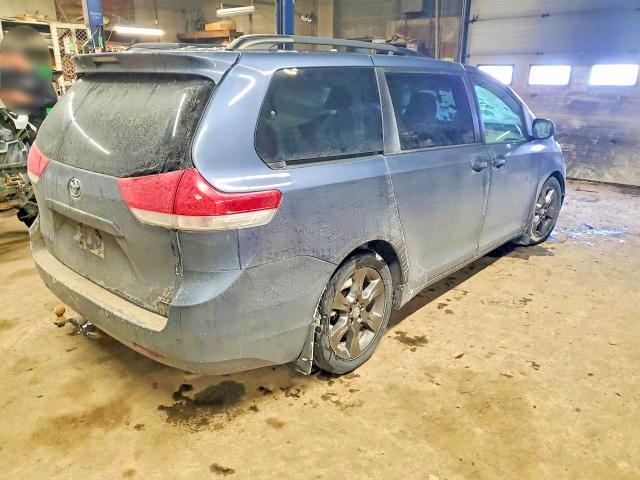 2013 Toyota Sienna xle