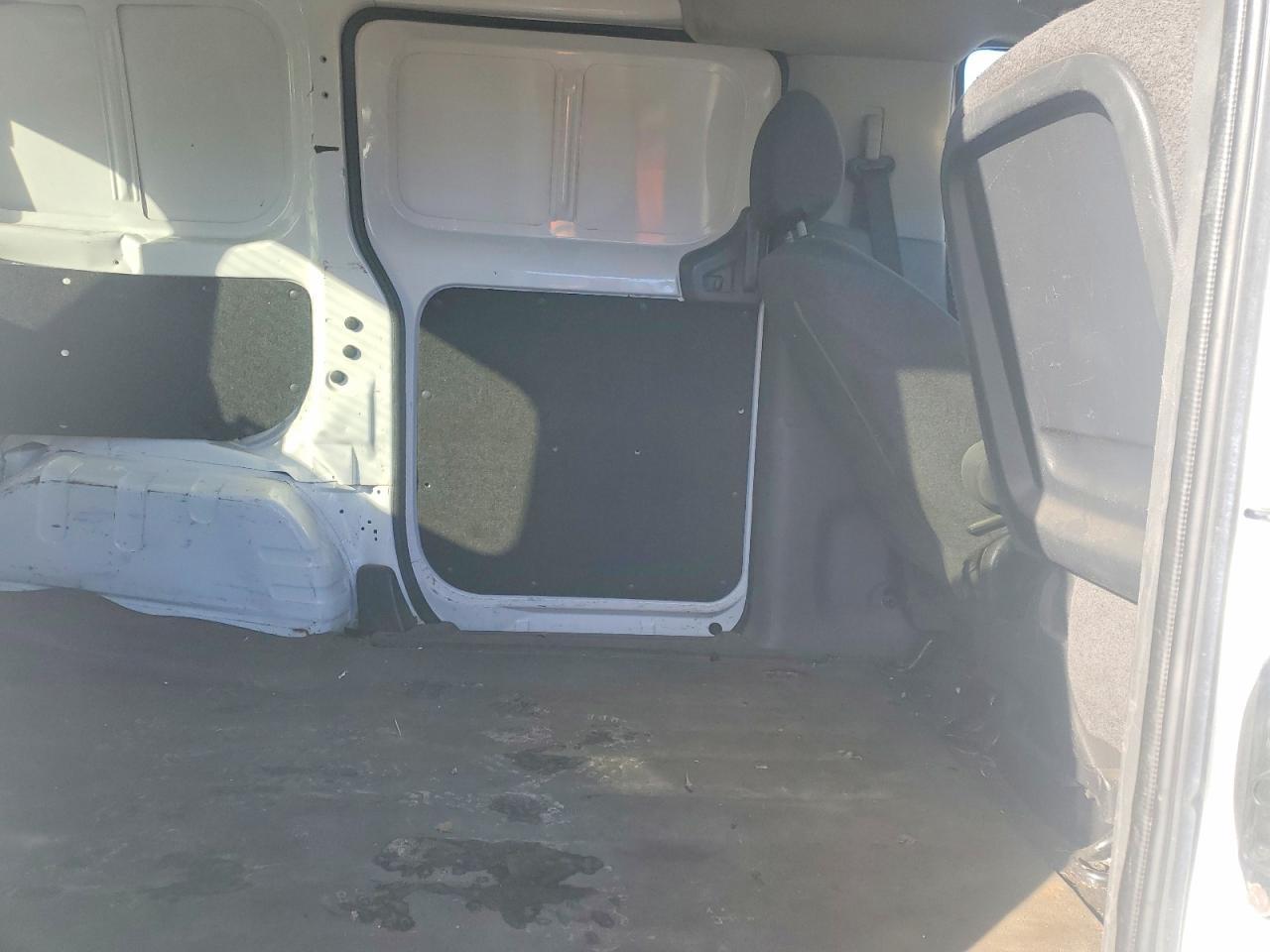 2013 Niss NV200