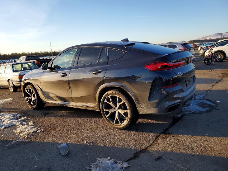 2022 BMW X6 M50i