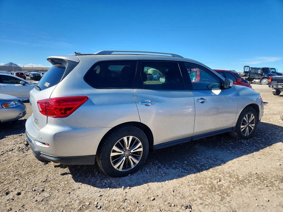 2018 Nissan Pathfinder sl