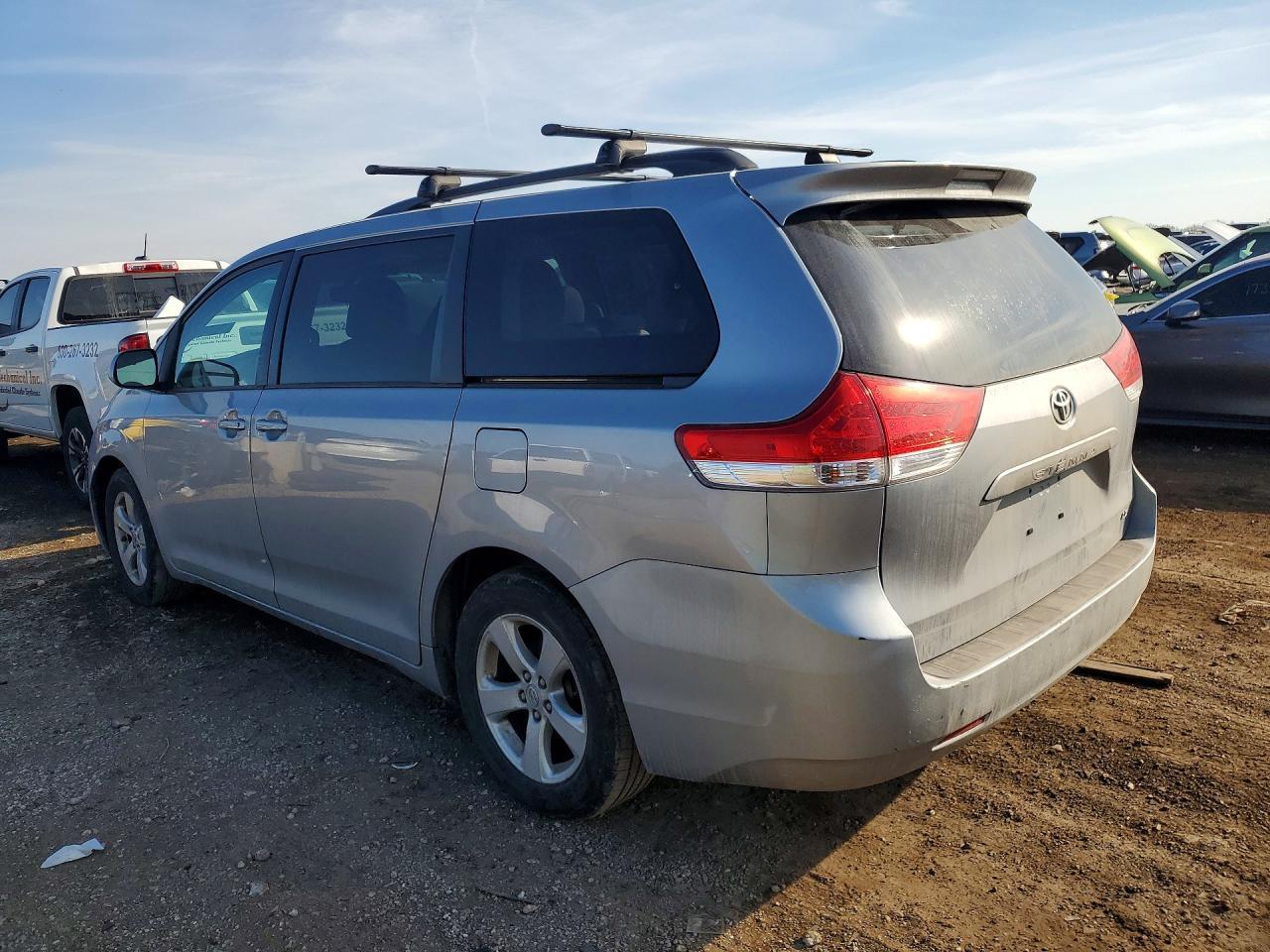 2013 Toyota Sienna le